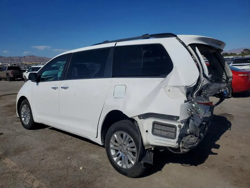 2011 TOYOTA SIENNA XLE 8-PASSENGER  