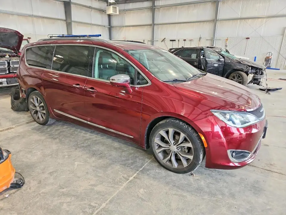 2018 CHRYSLER PACIFICA LIMITED  