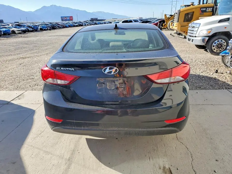 2014 HYUNDAI ELANTRA SE  