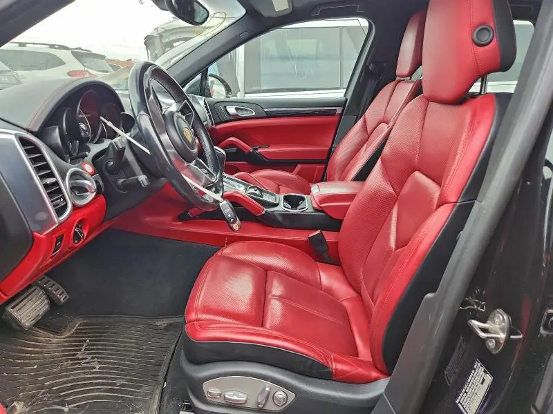 2017 PORSCHE CAYENNE S  
