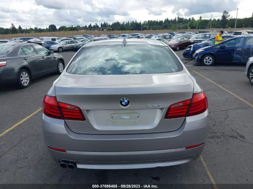 2011 BMW 5 SERIES 528I