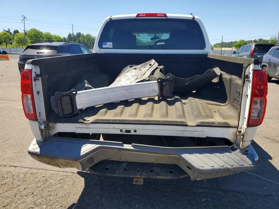2011 NISSAN FRONTIER S  