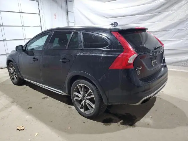 2018 VOLVO V60 CROSS COUNTRY PREMIER  