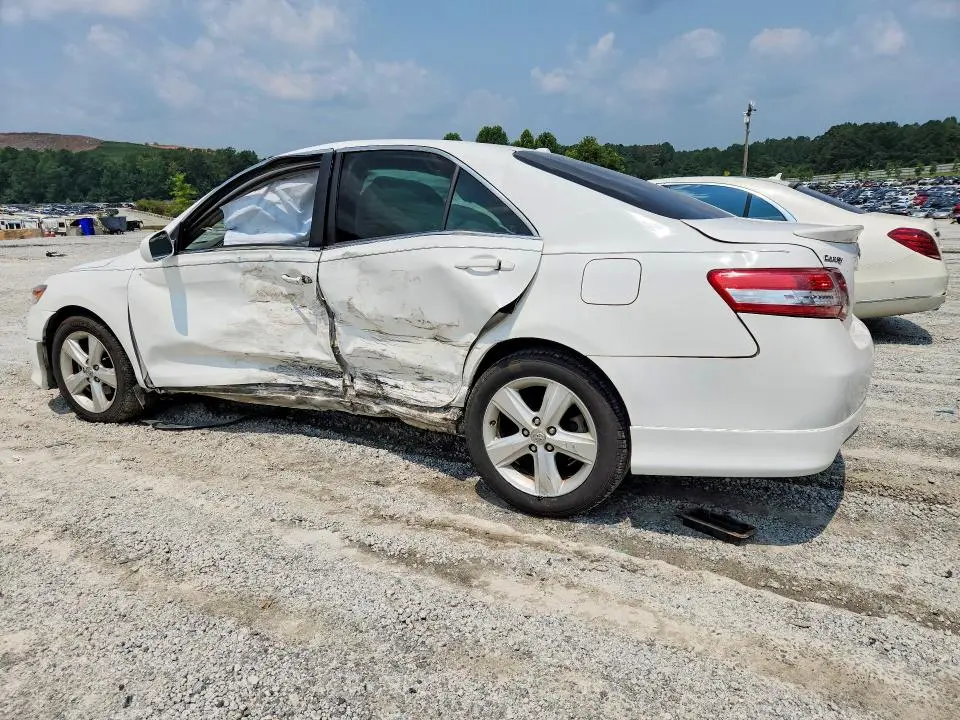 2011 TOYOTA CAMRY SE  