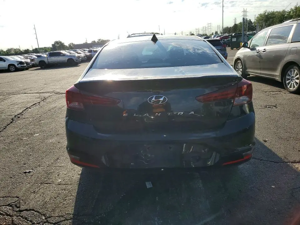 2019 HYUNDAI ELANTRA SEL  