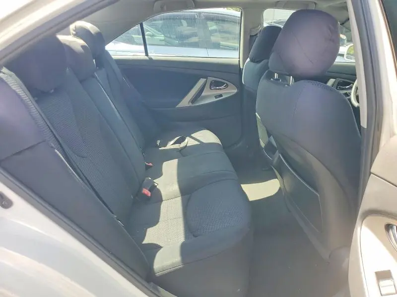 2010 TOYOTA CAMRY SE V6  