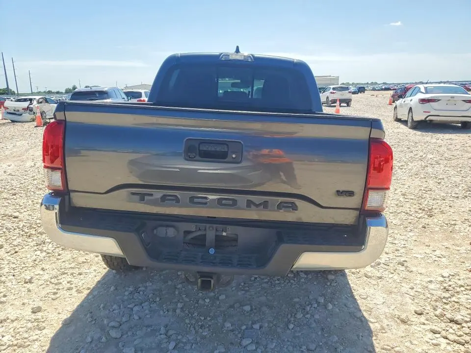 2022 TOYOTA TACOMA SR5 V6  