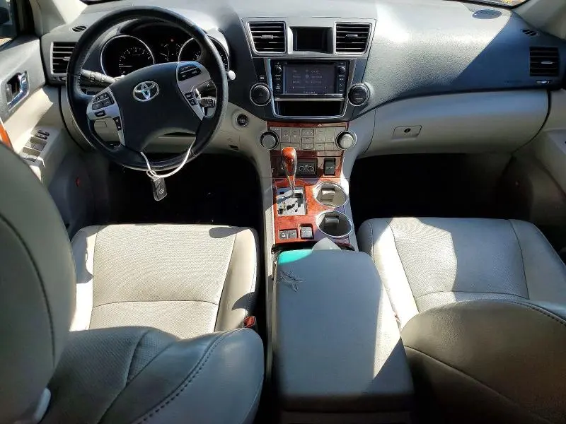 2013 TOYOTA HIGHLANDER LIMITED  