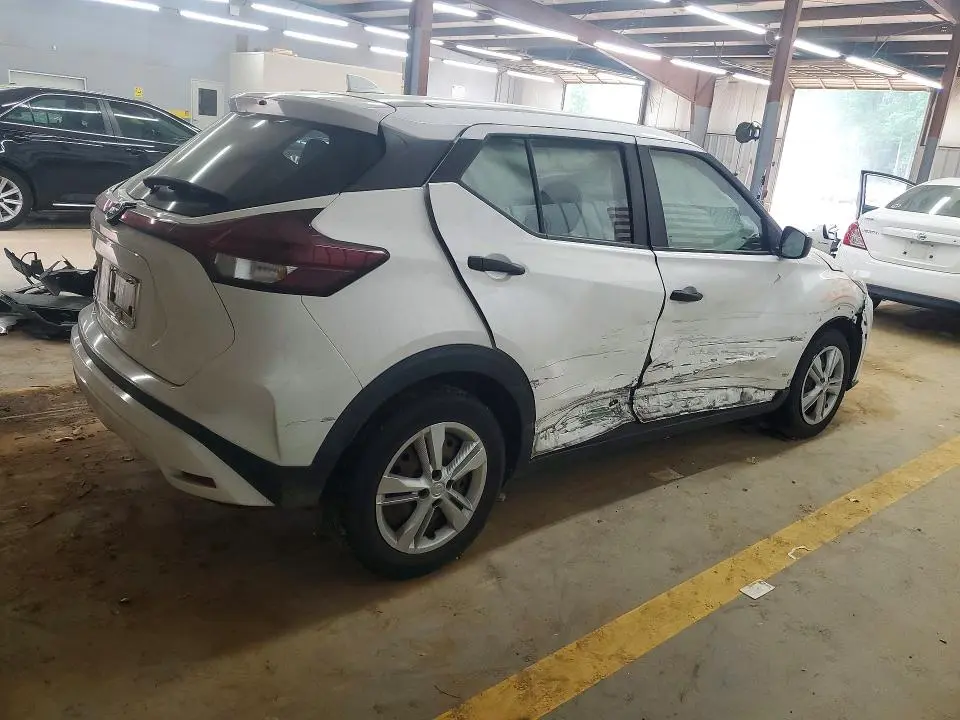2021 NISSAN KICKS S  