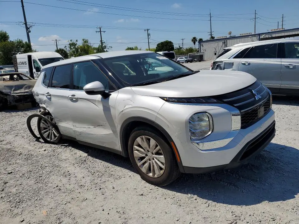 2025 MITSUBISHI OUTLANDER ES  