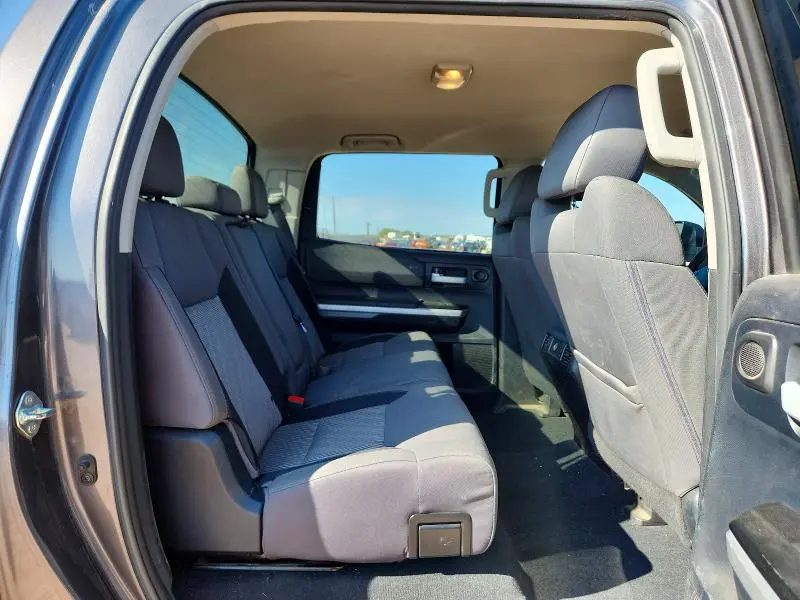 2016 TOYOTA TUNDRA SR5  