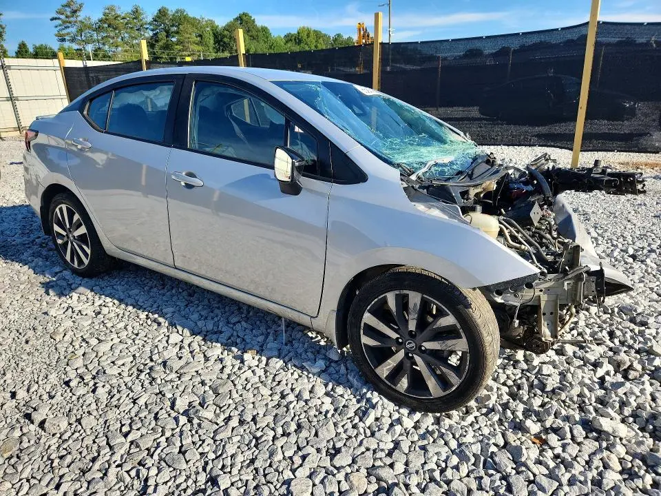 2020 NISSAN VERSA SR  