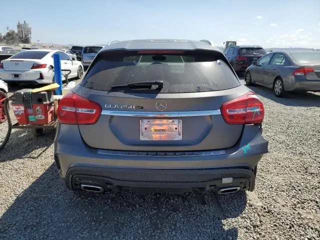 2015 MERCEDES-BENZ GLA 250  