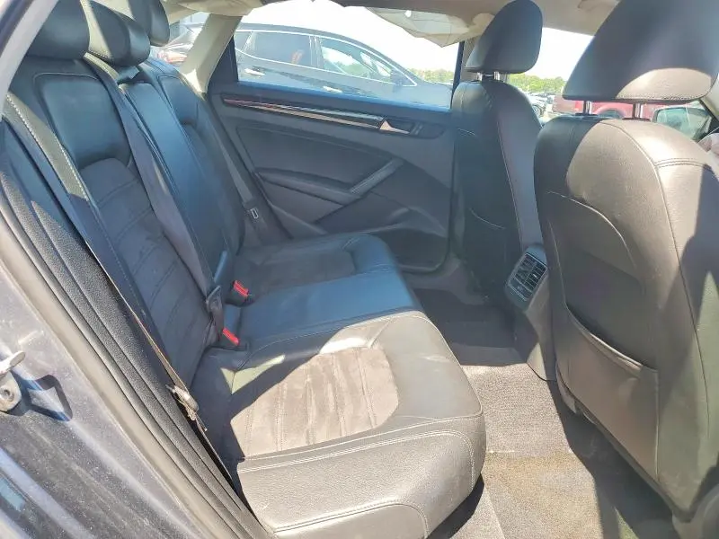 2015 VOLKSWAGEN PASSAT SEL  