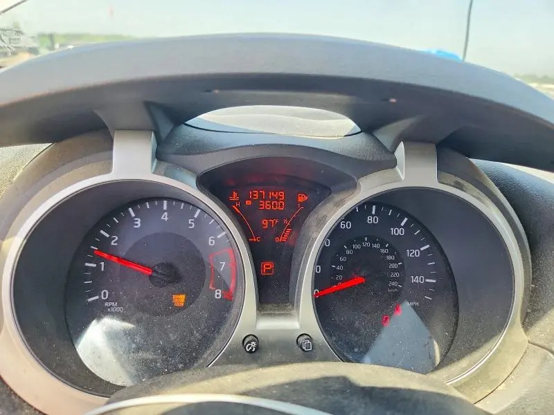 2014 NISSAN JUKE SV  