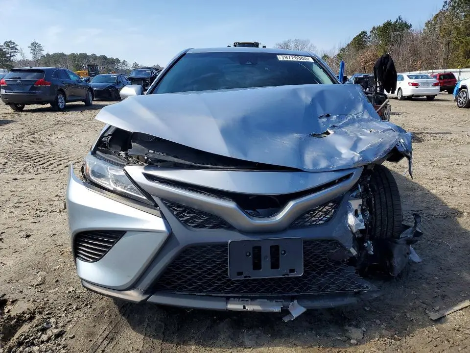2018 TOYOTA CAMRY SE  