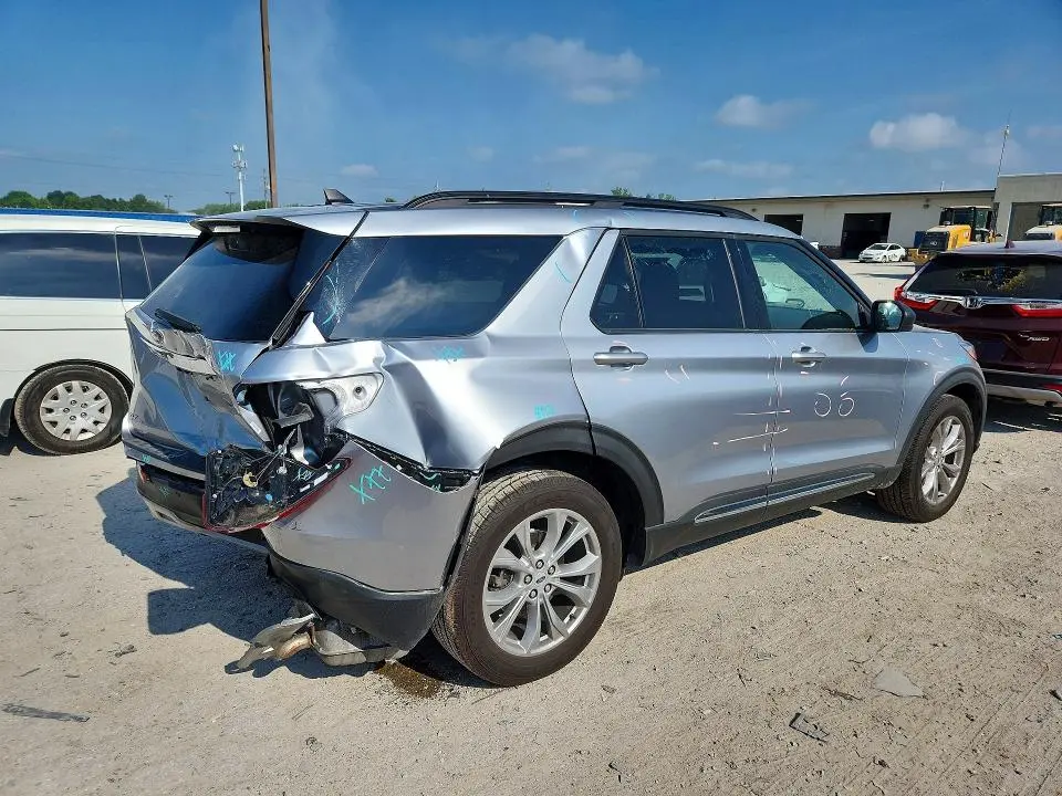 2021 FORD EXPLORER XLT  
