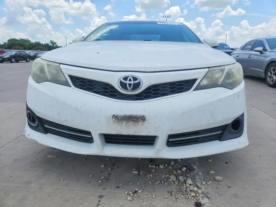 2013 TOYOTA CAMRY SE  