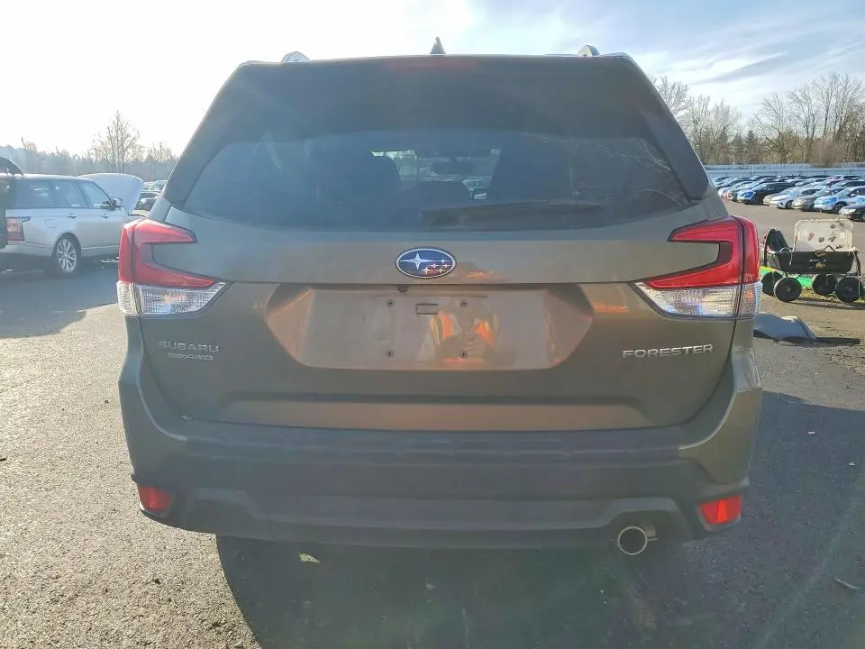 2022 SUBARU FORESTER LIMITED  
