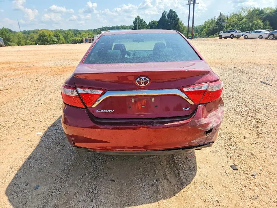 2016 TOYOTA CAMRY SE  