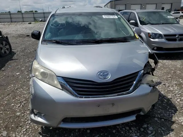 2011 TOYOTA SIENNA LE