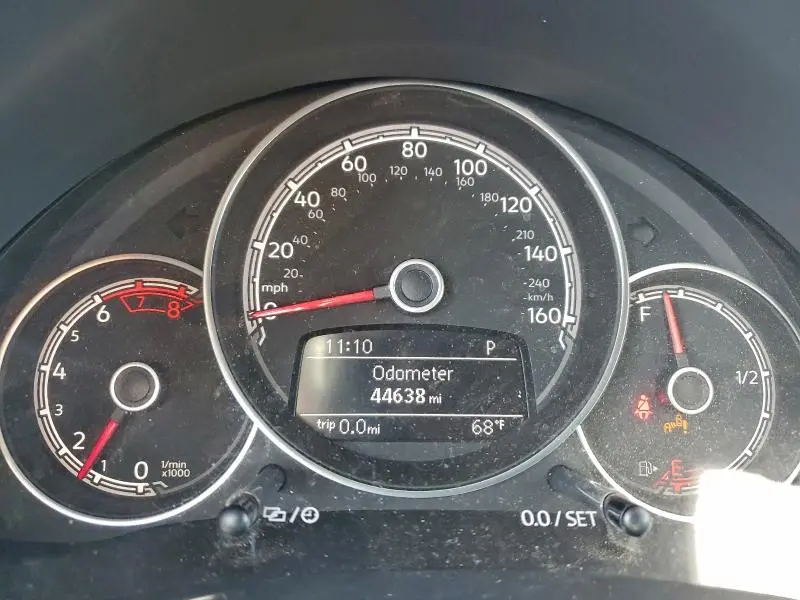 2019 VOLKSWAGEN BEETLE S  