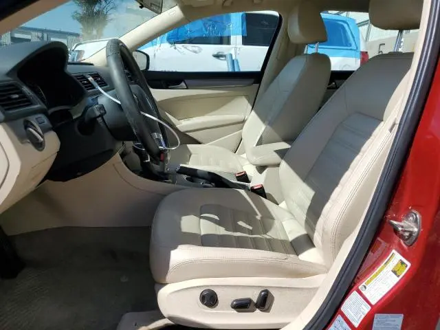 2015 VOLKSWAGEN PASSAT SE  