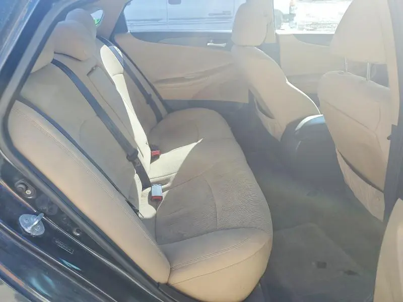 2011 HYUNDAI SONATA GLS  