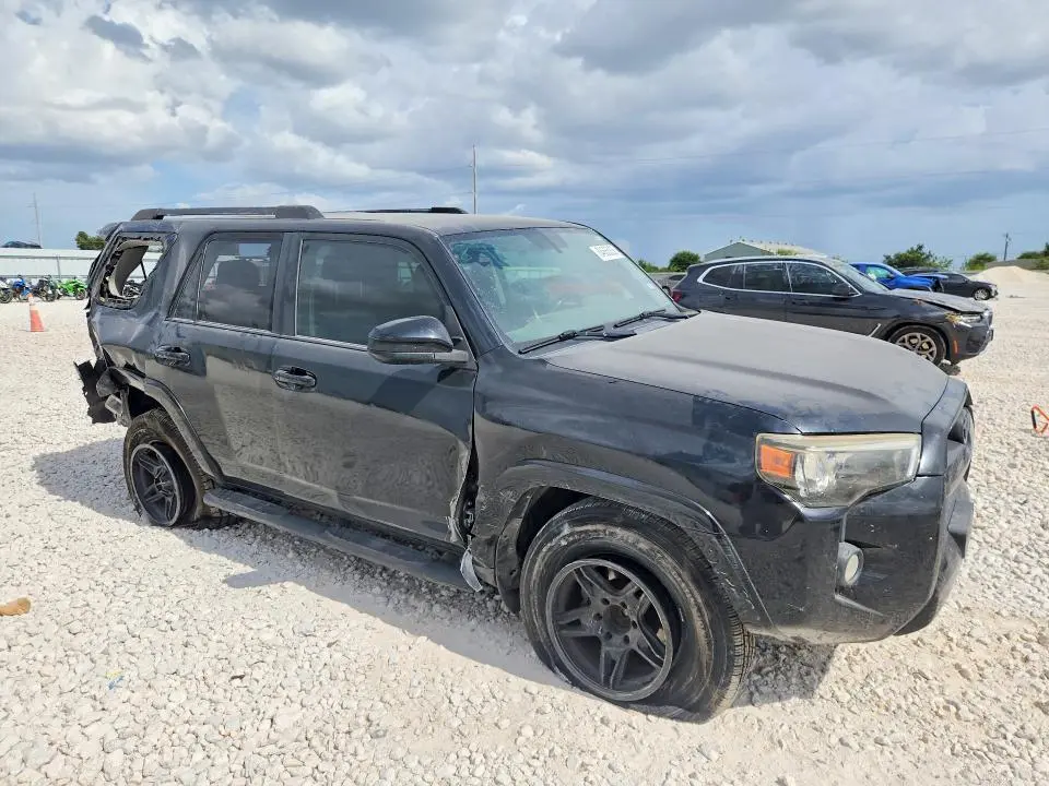 2014 TOYOTA 4RUNNER SR5  