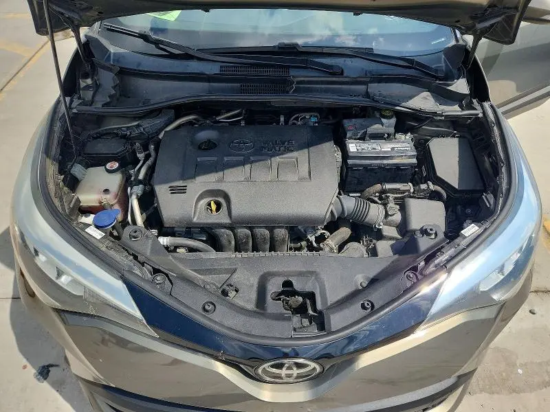 2021 TOYOTA C-HR XLE  