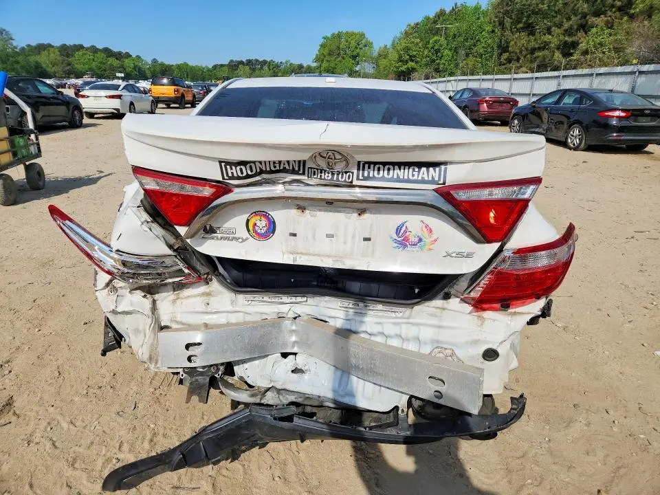 2016 TOYOTA CAMRY XSE  