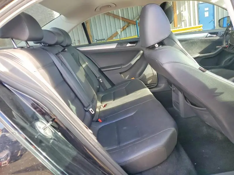2016 VOLKSWAGEN JETTA SE  