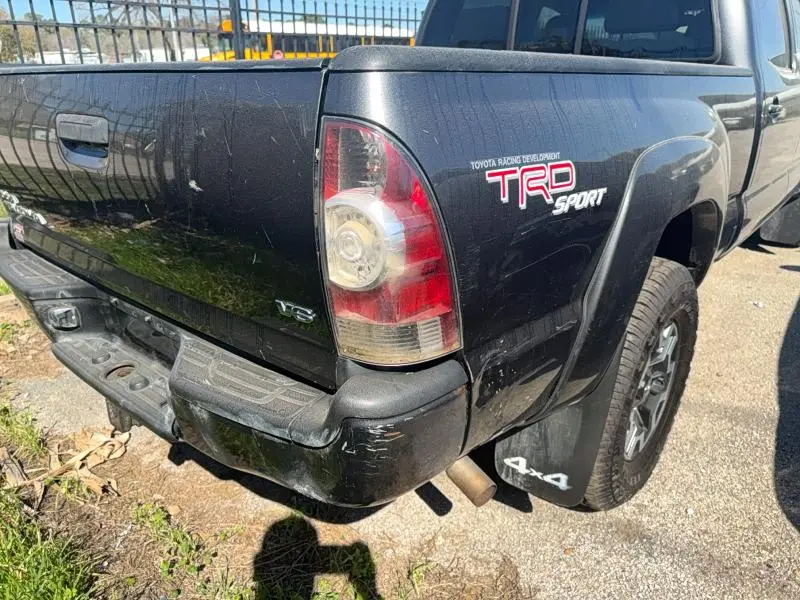 2011 TOYOTA TACOMA V6  