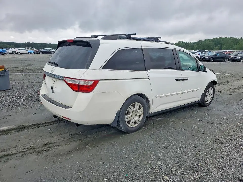 2011 HONDA ODYSSEY LX  