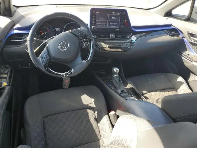 2022 TOYOTA C-HR XLE