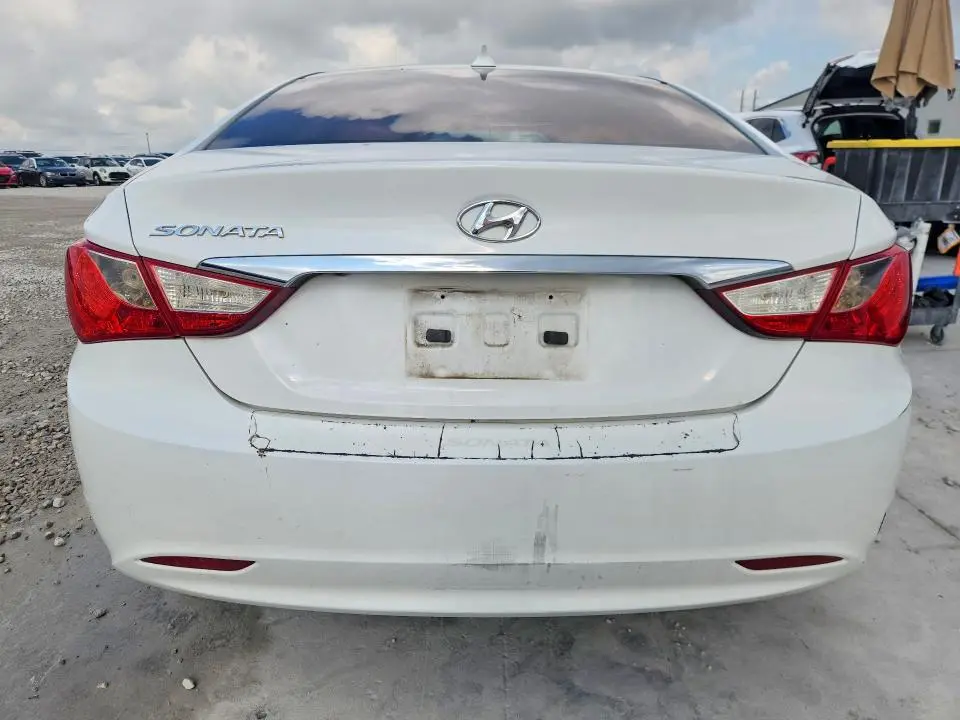 2012 HYUNDAI SONATA GLS  