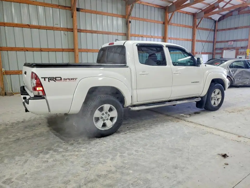 2015 TOYOTA TACOMA V6  