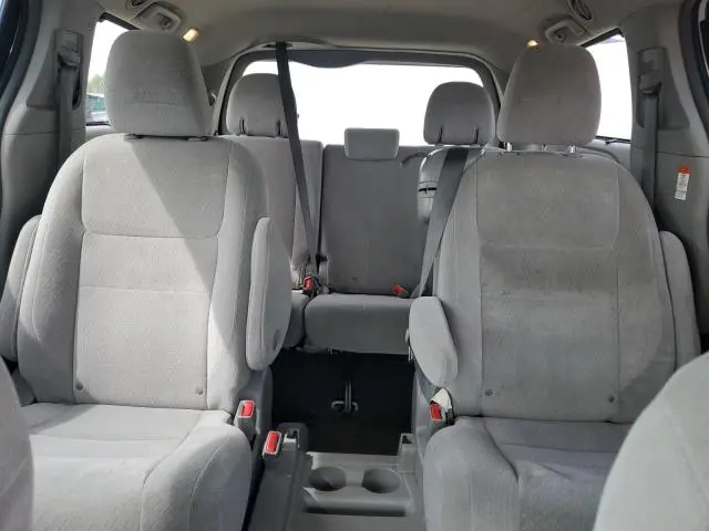 2016 TOYOTA SIENNA LE  