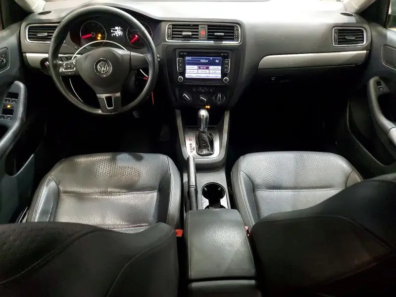 2013 VOLKSWAGEN JETTA SE  