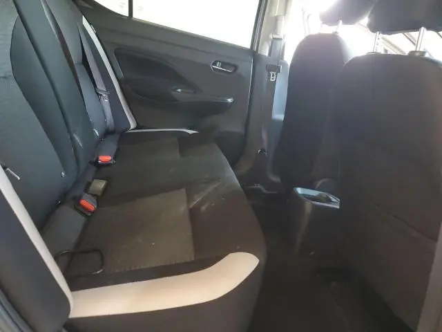 2022 NISSAN VERSA SV  