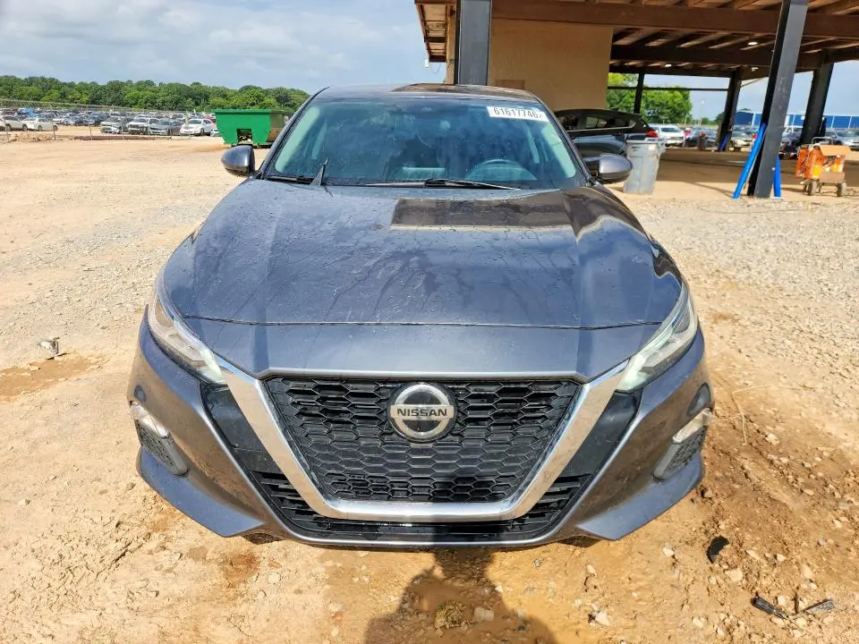 2022 NISSAN ALTIMA SV  