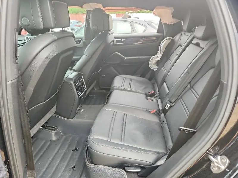 2019 PORSCHE CAYENNE   