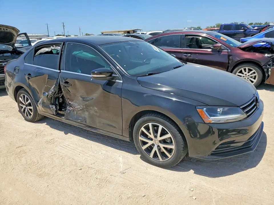 2017 VOLKSWAGEN JETTA SE  