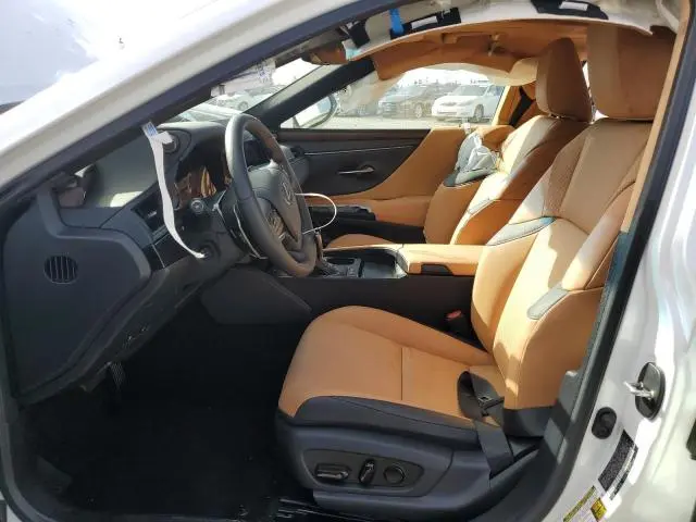 2025 LEXUS ES 300H BASE  