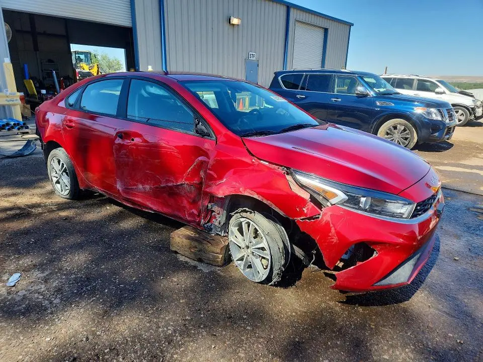 2023 KIA FORTE LXS  