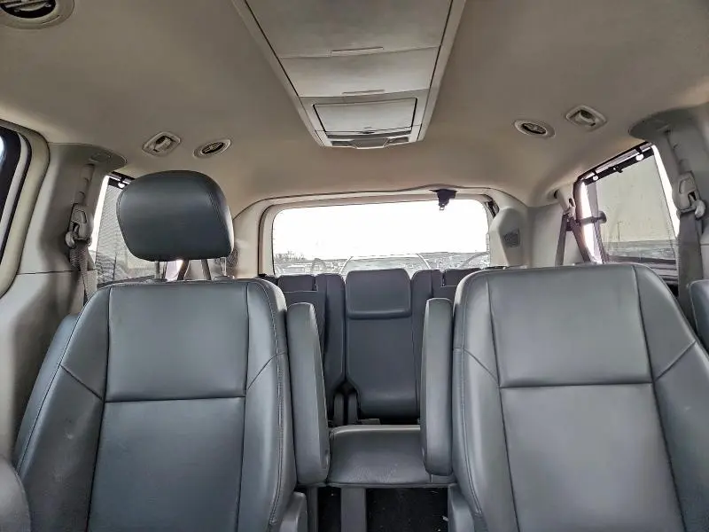 2011 VOLKSWAGEN ROUTAN SE  