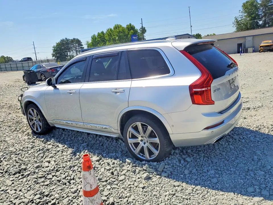 2018 VOLVO XC90 T6  