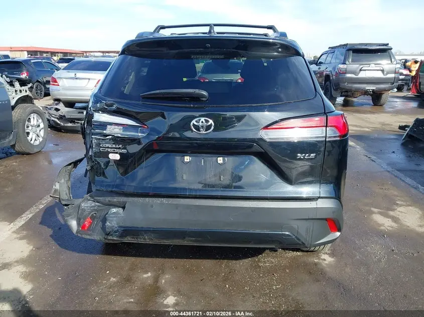 2024 TOYOTA COROLLA CROSS XLE