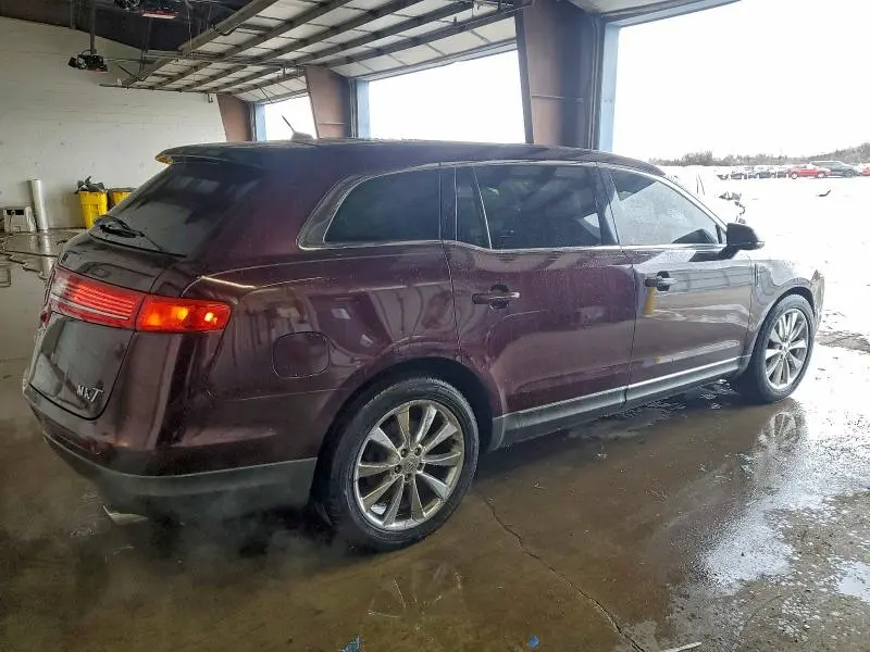 2011 LINCOLN MKT   