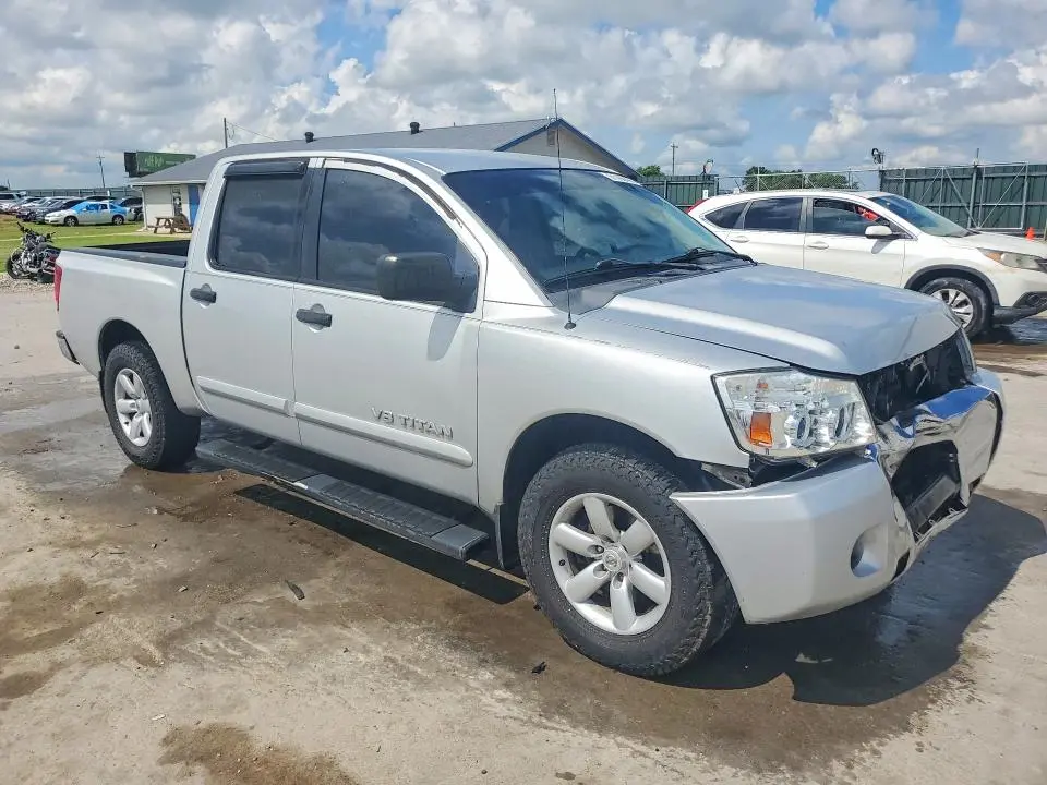 2010 NISSAN TITAN XE  